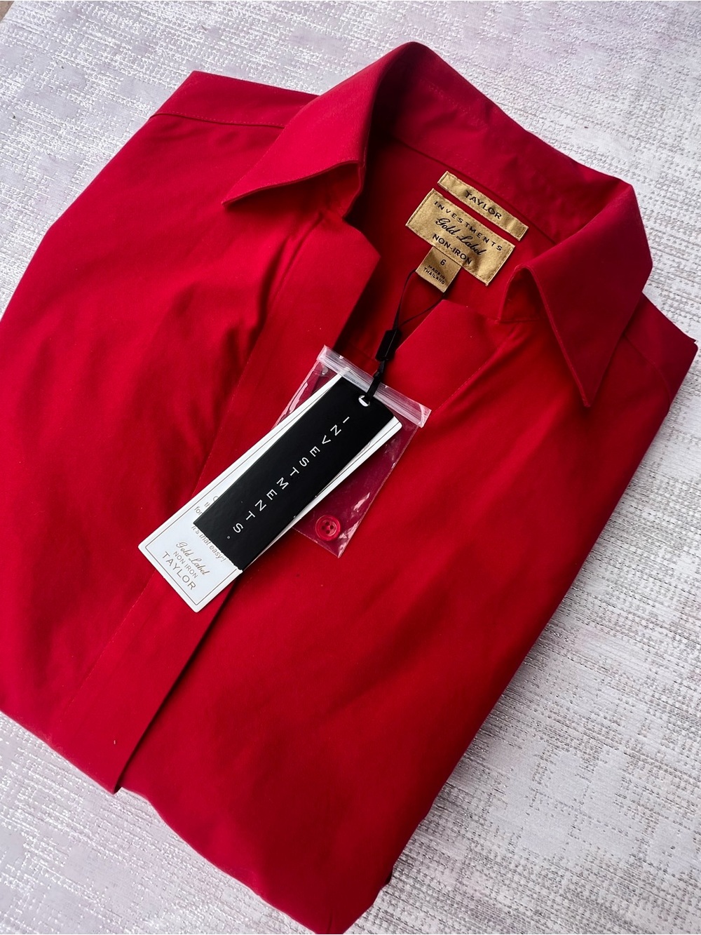 NWT $50 Taylor Investments Gold Label Non-Iron Red Shirt Size 6